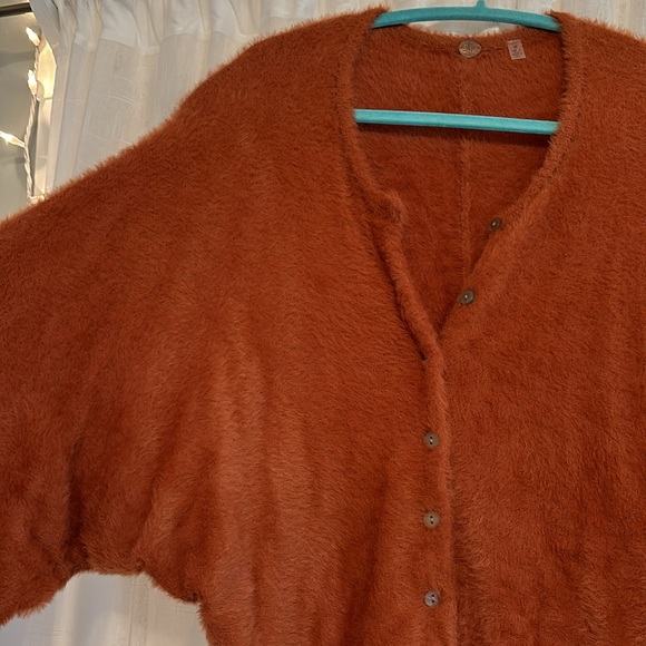 NWOT! ✨ Free People Fuzzy Sweater - Picture 2 of 3